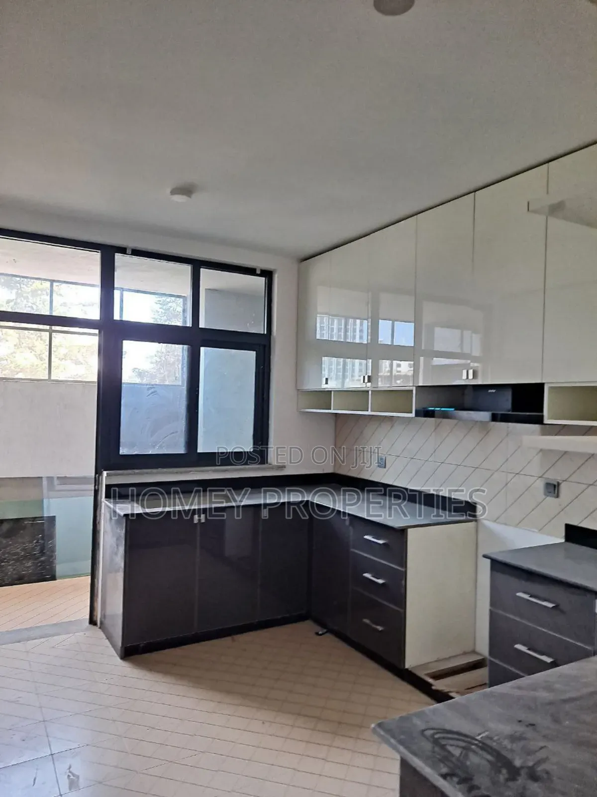 Furnished 2bdrm Apartment in አልቲማ ሪል እስቴት Ultima, Kirkos for sale