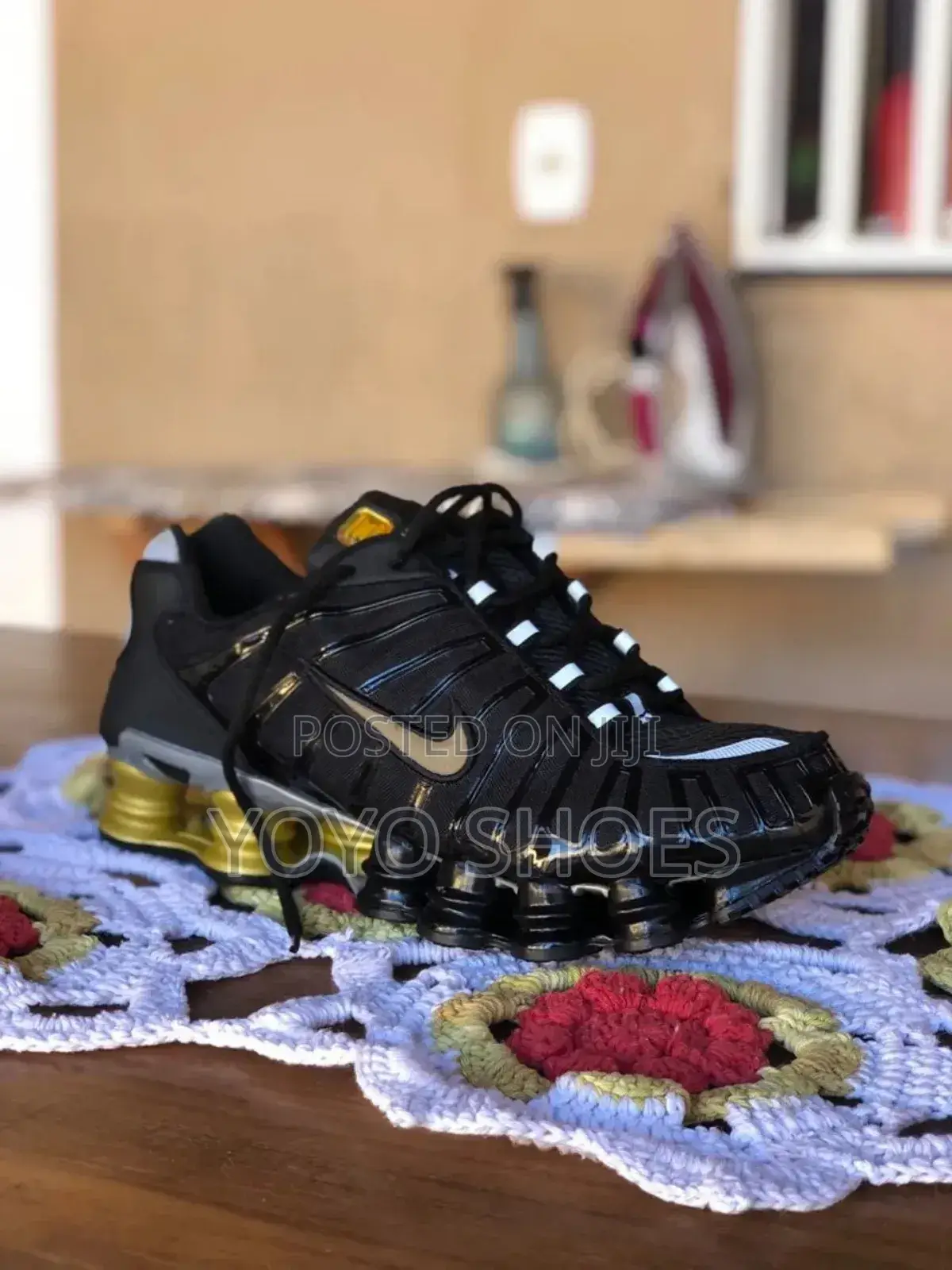 Nike Shox Tl Black/Gold Fashion Sneaker