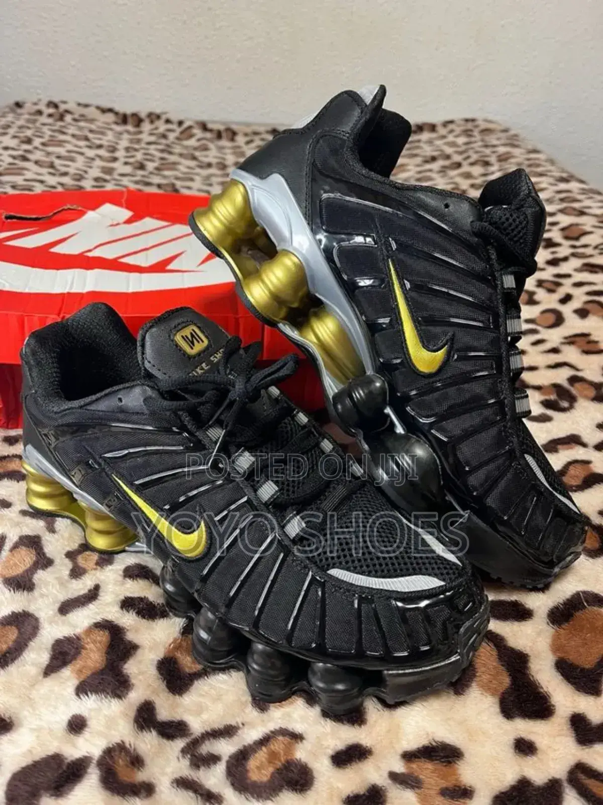 Nike Shox Tl Black/Gold Fashion Sneaker