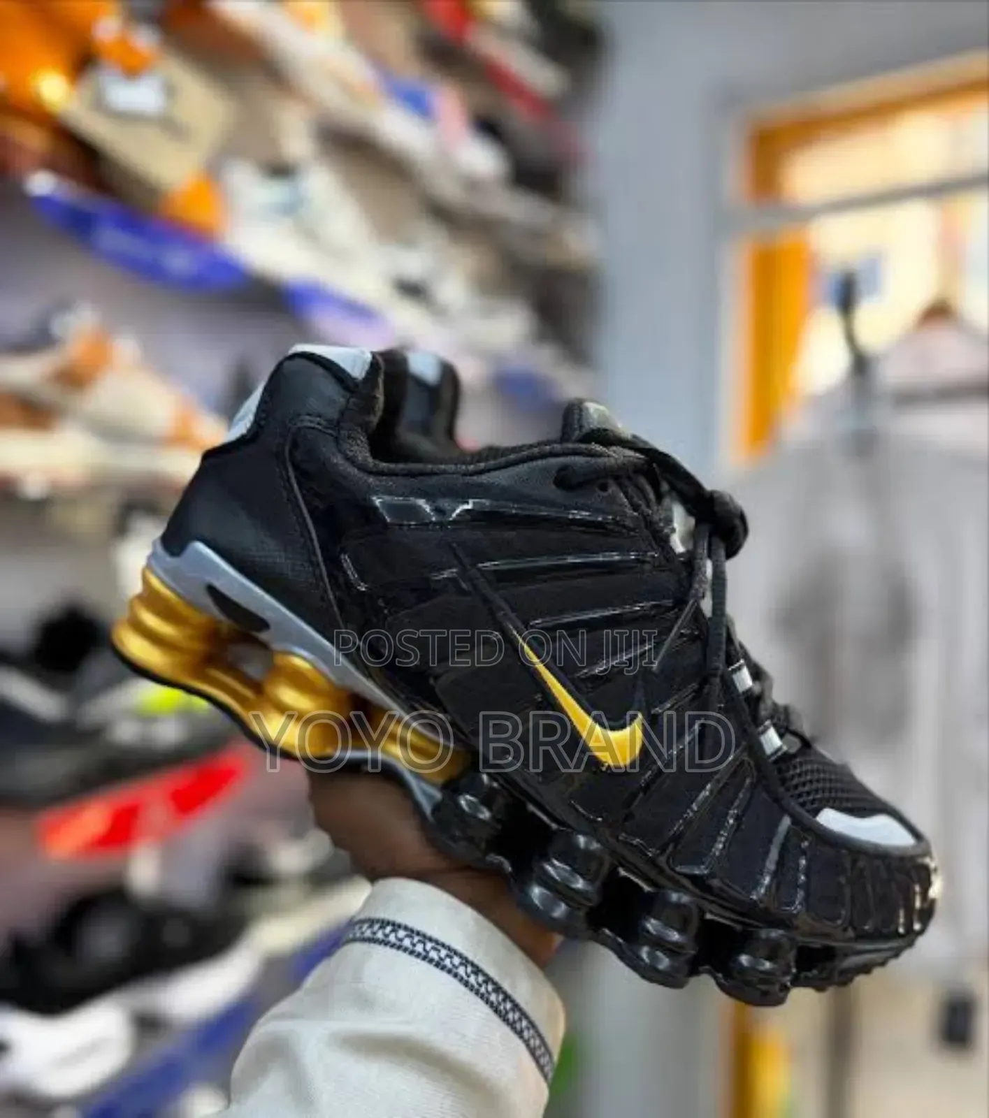 Nike Shox Tl Black/Gold Fashion Sneaker