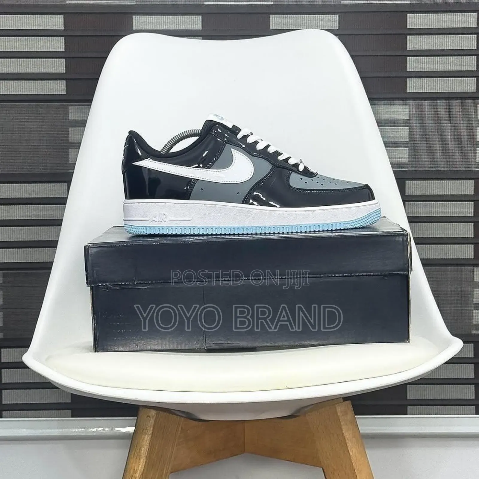 Nike Air Force 1'07lv8 Low Black/Armory Blue Fashion Sneaker