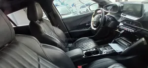 Peugeot 2008 2022 White