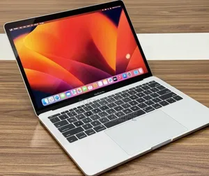 New Laptop Apple MacBook Pro 2017 16GB Intel Core I7 SSD 512GB