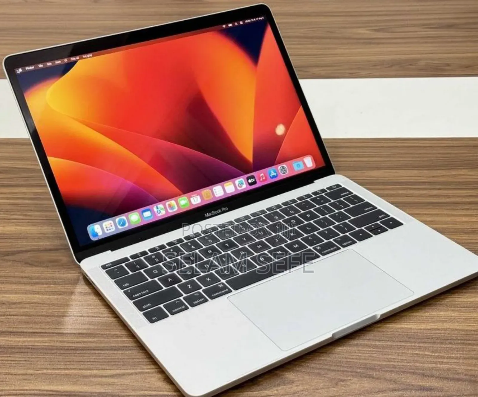 New Laptop Apple MacBook Pro 2017 16GB Intel Core I7 SSD 512GB