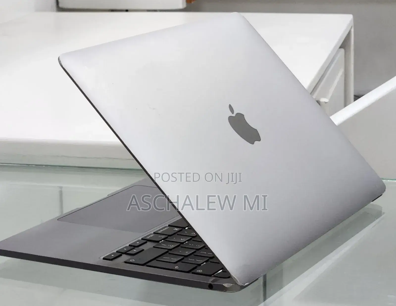 New Laptop Apple MacBook Pro M1 8GB Apple M1 Pro SSD 256GB