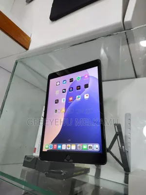 New Apple iPad (2025) 128 GB Silver