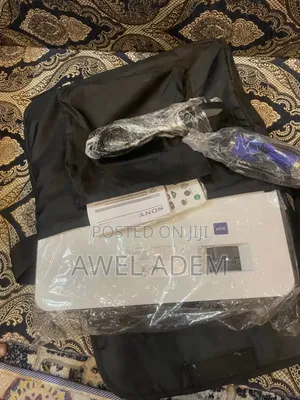 Sony VPL-Dx221 Hd 3lcd Multimedia Projector