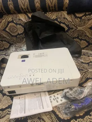 Sony VPL-Dx221 Hd 3lcd Multimedia Projector