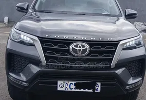 Toyota Fortuner 2022 Gray