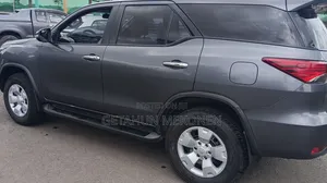 Toyota Fortuner 2022 Gray