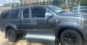 Toyota Hilux 2009 Gray