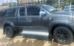 Toyota Hilux 2009 Gray