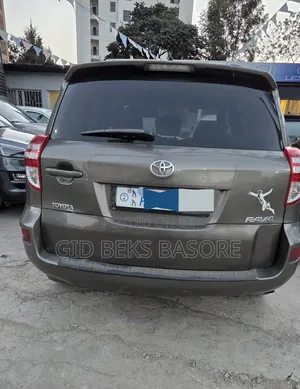 Toyota RAV4 2011 Gray
