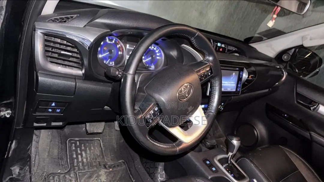 Volkswagen ID.6 2023 White