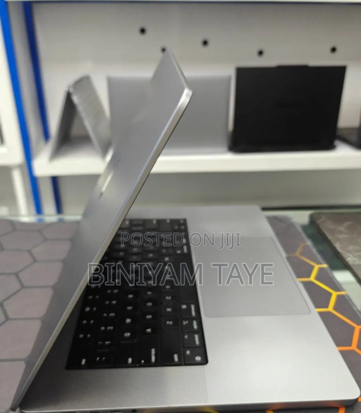 New Laptop Apple MacBook Pro M1 64GB Apple M1 Max SSD 1T