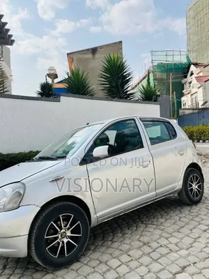 Toyota Vitz 2001 Silver