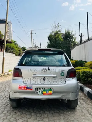 Toyota Vitz 2001 Silver