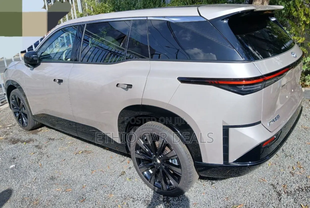 New Toyota bZ3 2025 Gold