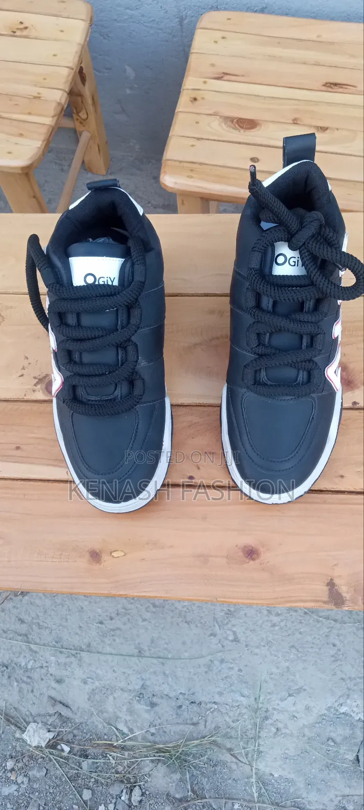 ልዩ የሆኑ ጫማዎችን በ 1800 ብር ብቻ። አሁኑኑ ይዘዙን ከ39 ቁጥር ጀምሮ ያሉበት እናመጣለን