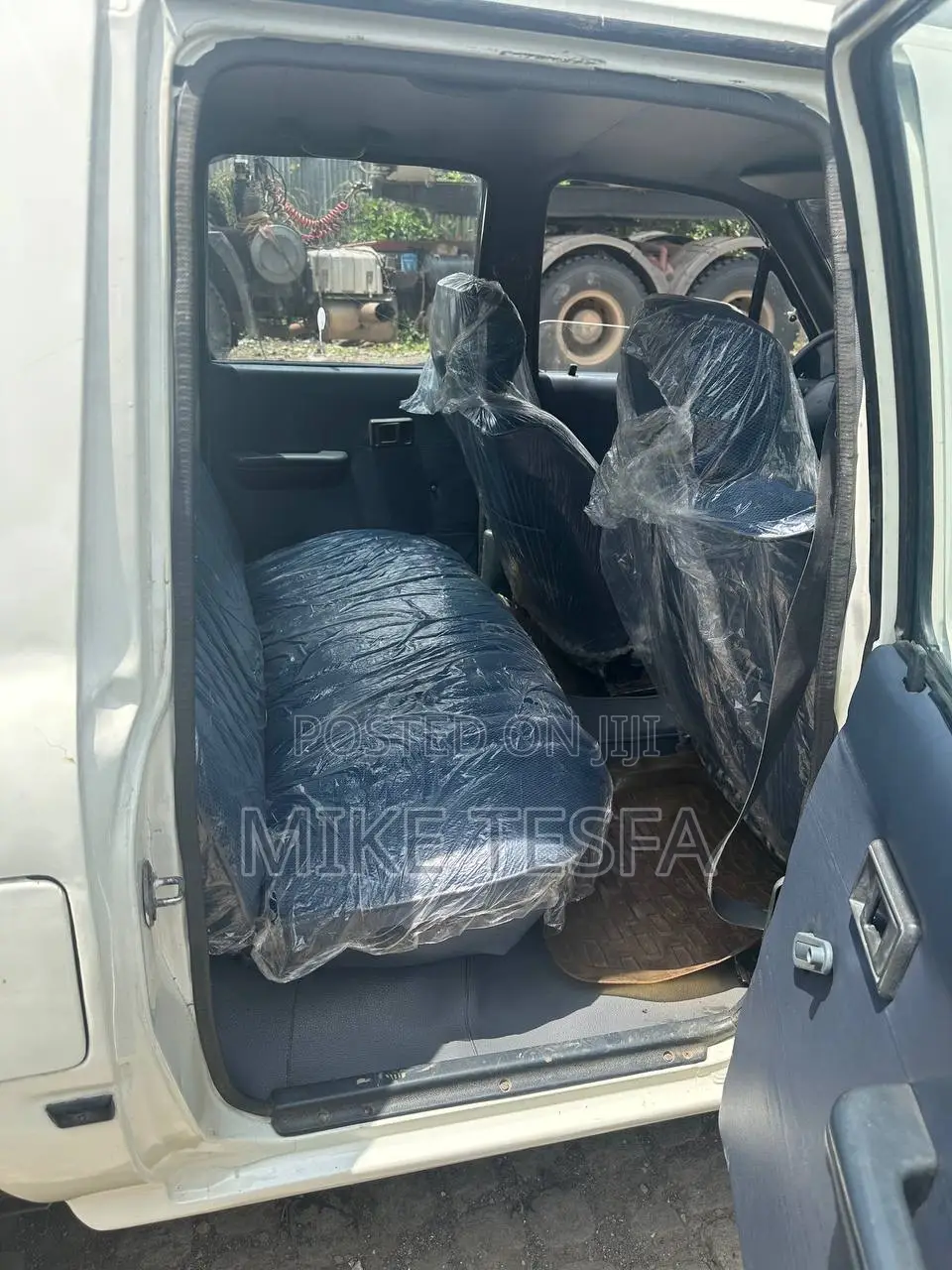 Toyota Hilux 1990 White