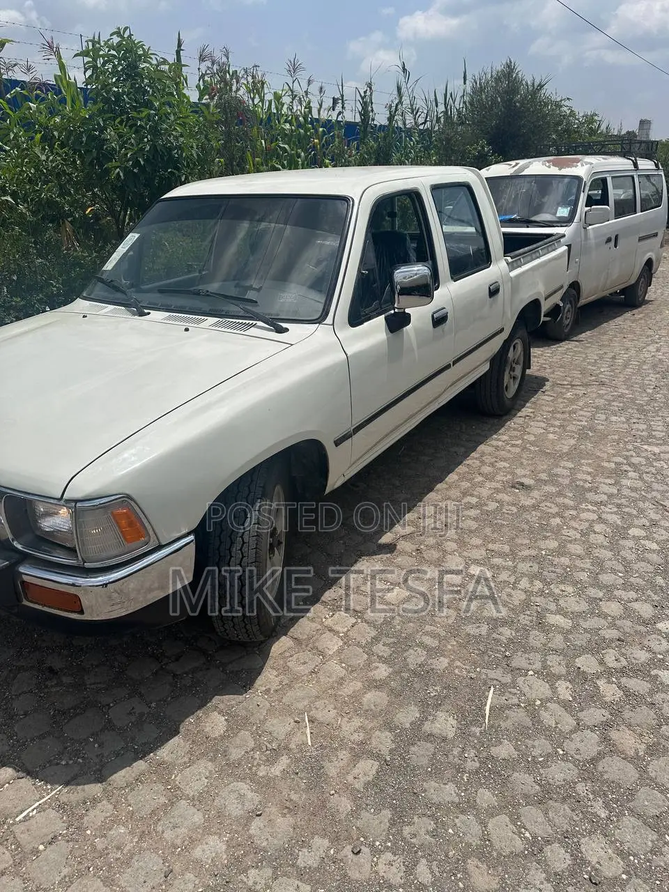 Toyota Hilux 1990 White