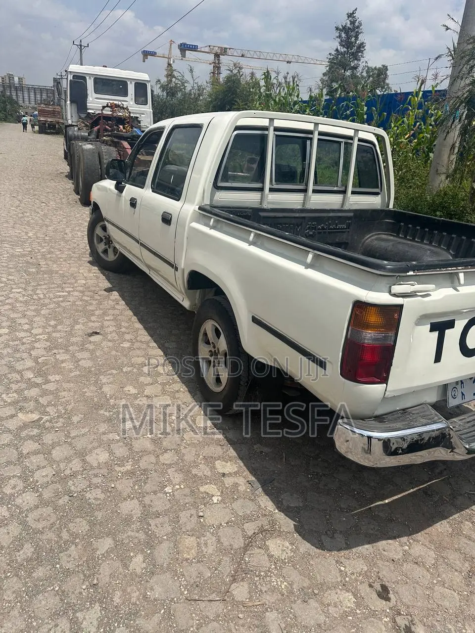 Toyota Hilux 1990 White