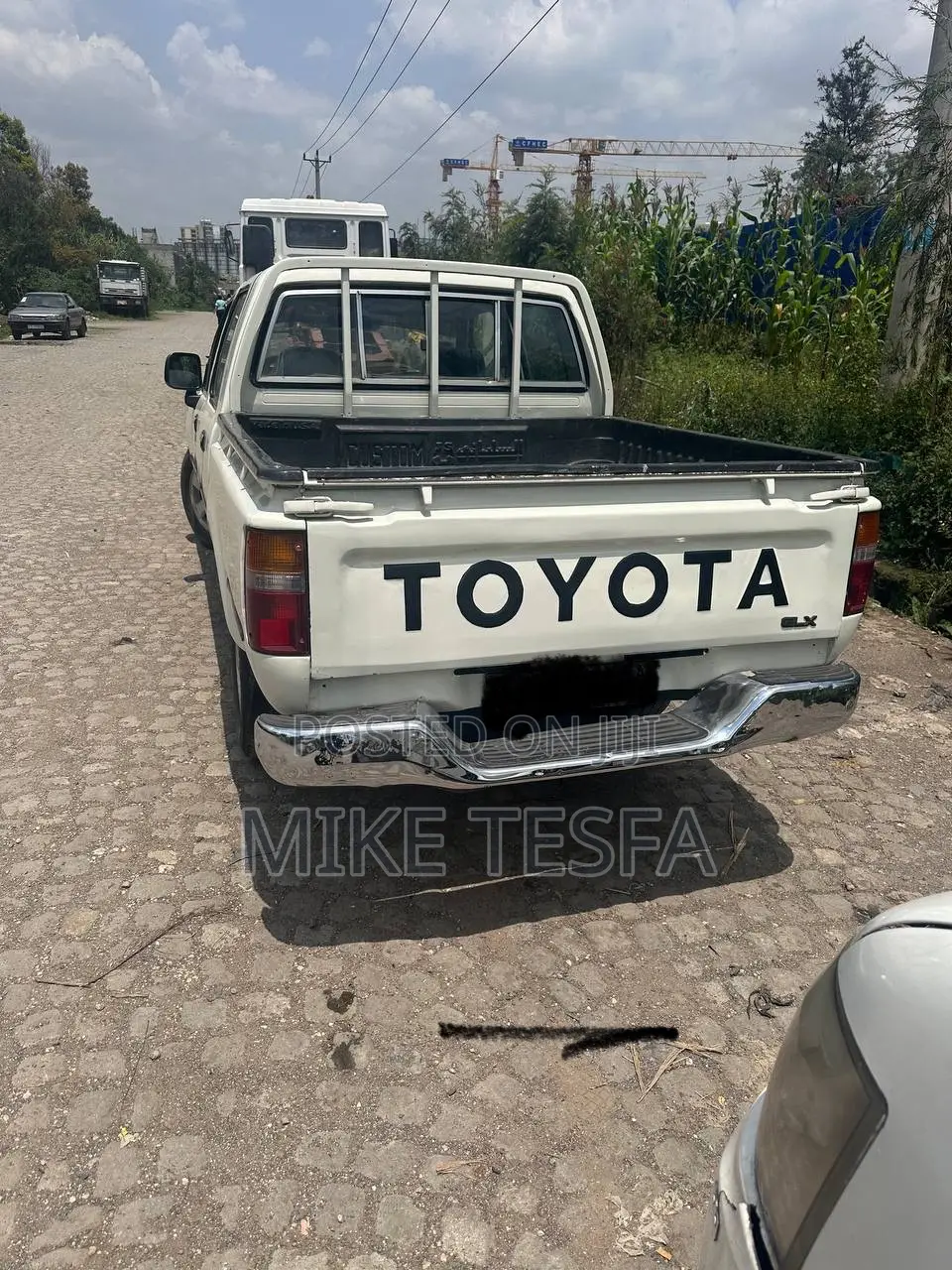Toyota Hilux 1990 White