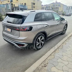 Volkswagen ID.6 2022 Purple