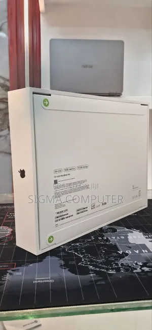 New Apple MacBook Air 2025 M4 13-Inch 16GB Apple M4 Pro SSD 512GB