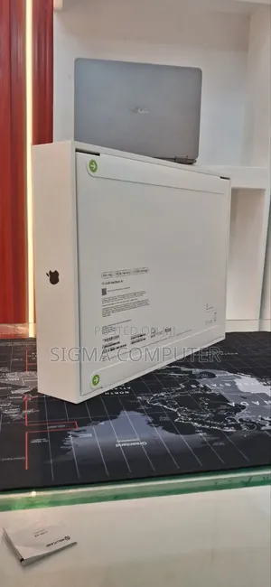 New Apple MacBook Air 2025 M4 13-Inch 16GB Apple M4 Pro SSD 512GB