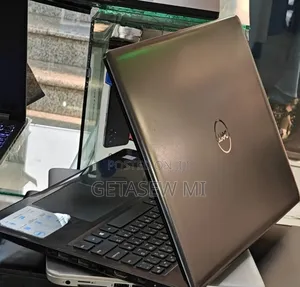 Laptop Dell Inspiron 15 8GB Intel Core I7 HDD+SSD 1T