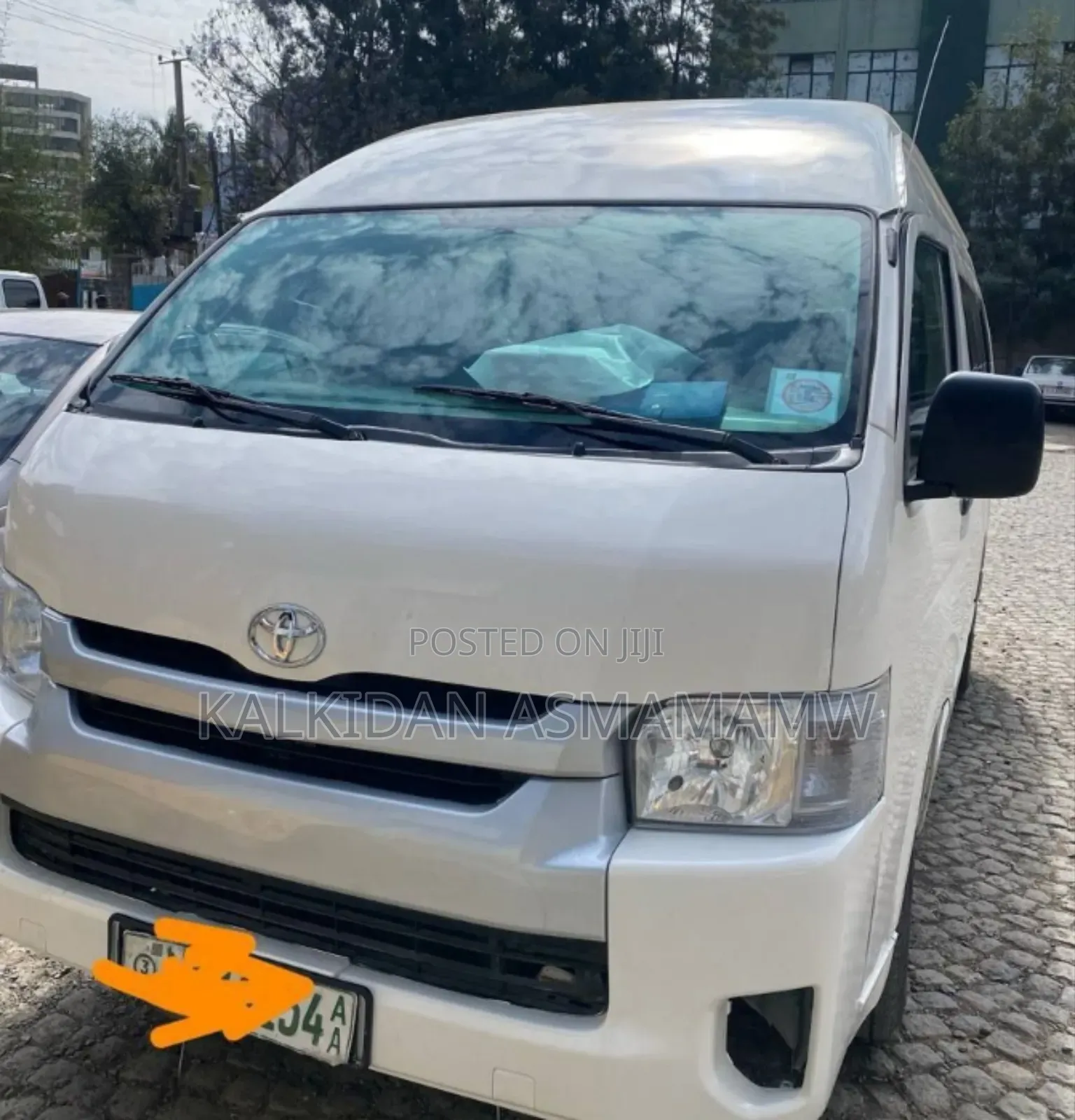 Toyota HiAce 2012 White