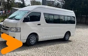 Toyota HiAce 2012 White