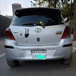 Toyota Yaris 2010 Silver