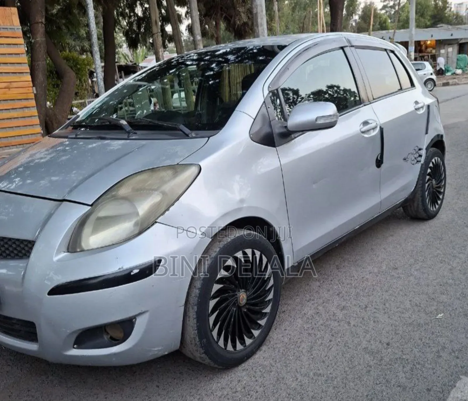 Toyota Yaris 2010 Silver