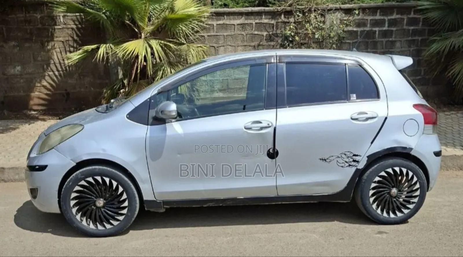 Toyota Yaris 2010 Silver