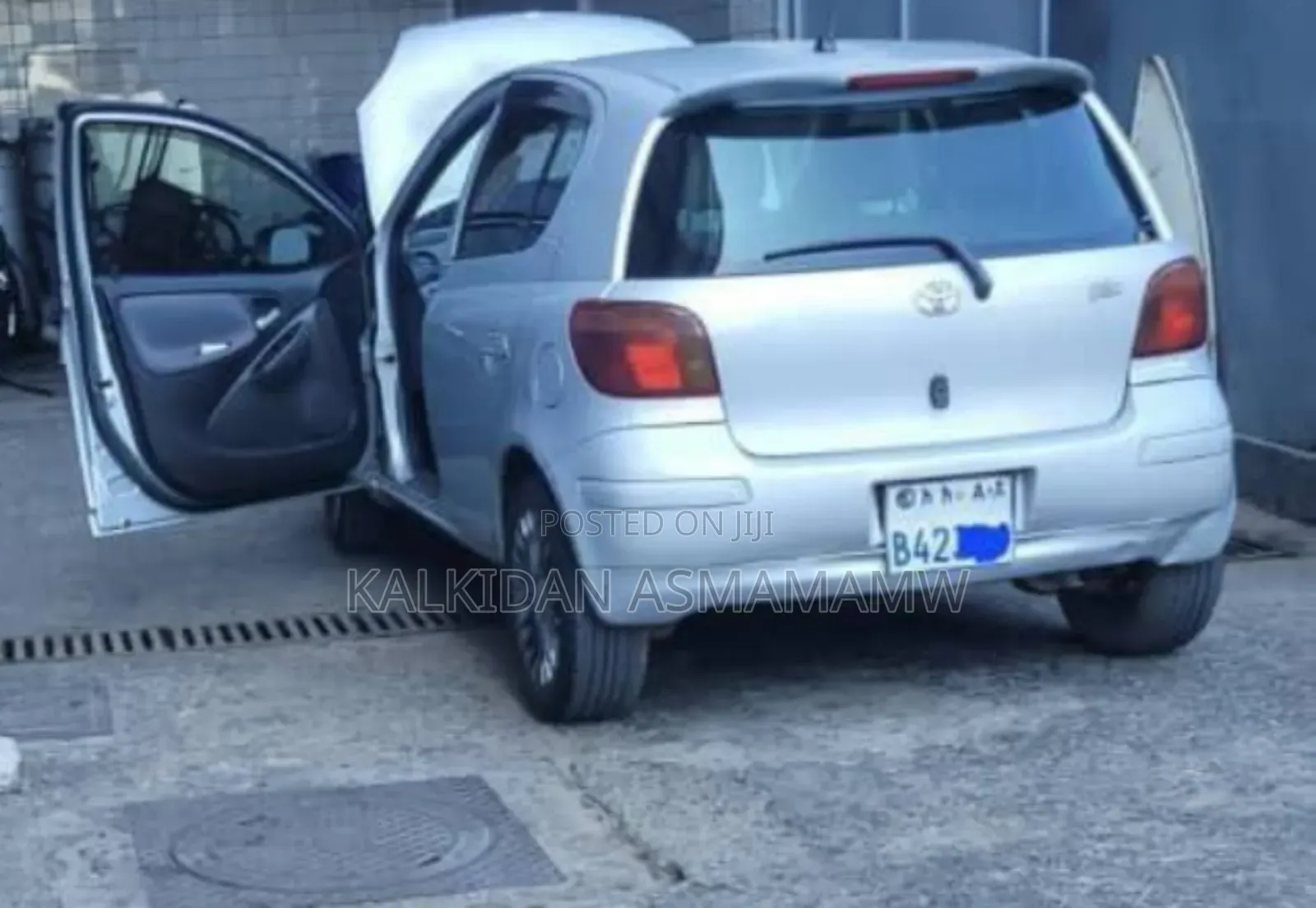 Toyota Vitz 2003 Silver