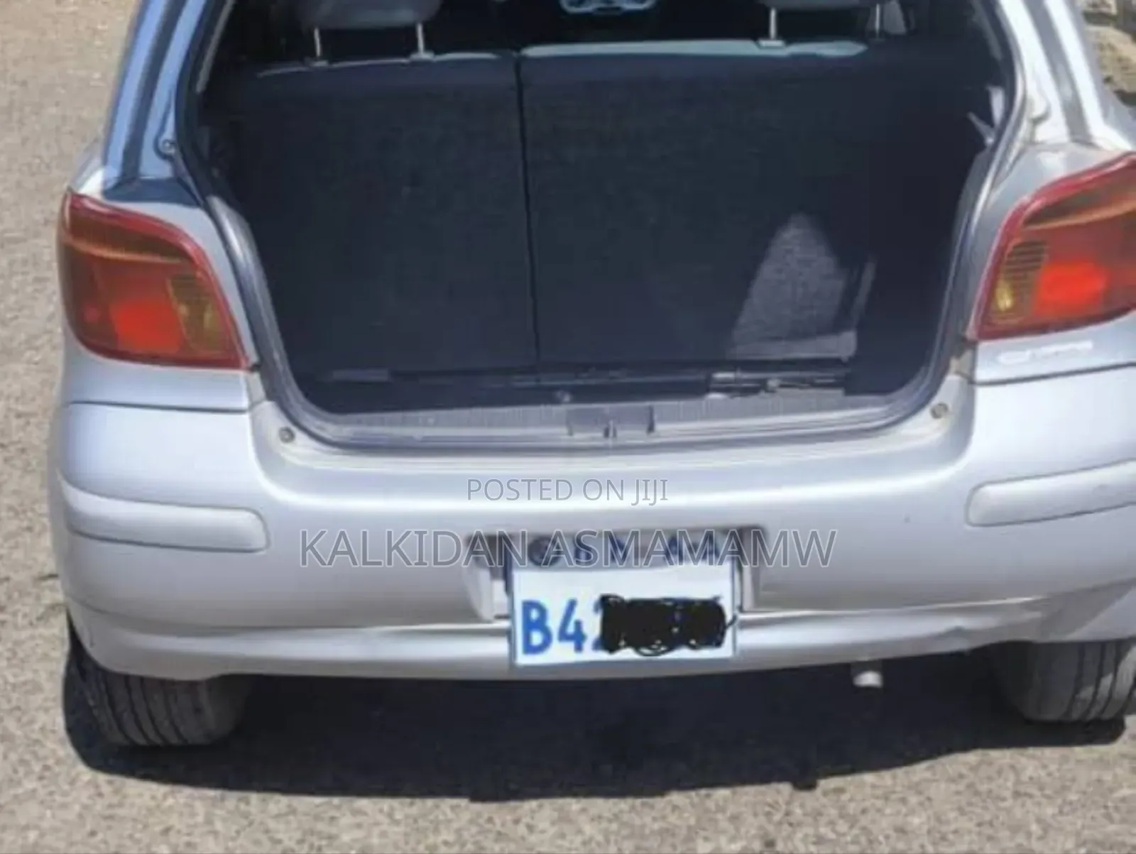 Toyota Vitz 2003 Silver