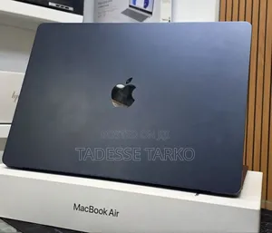 New Laptop Apple MacBook Air 2025 M4 15-Inch 16GB Apple M4 SSD 256GB