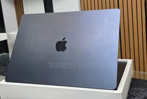 New Laptop Apple MacBook Air 2025 M4 15-Inch 16GB Apple M4 SSD 256GB
