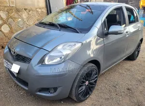 Toyota Yaris 2010 Gray