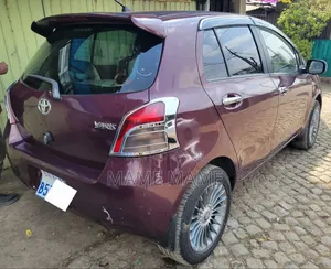 Toyota Yaris 2010 Red