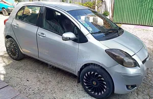 Toyota Yaris 2010 Silver