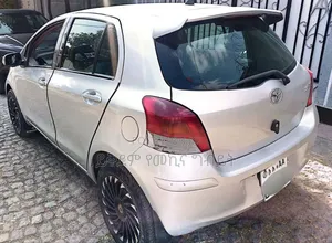 Toyota Yaris 2010 Silver