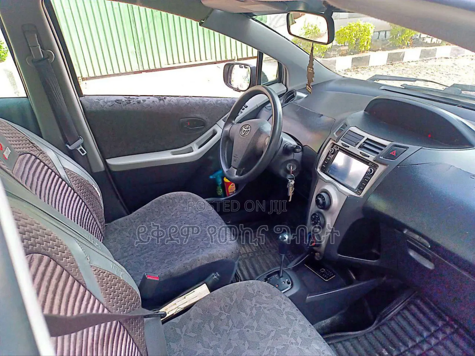 Toyota Yaris 2010 Silver