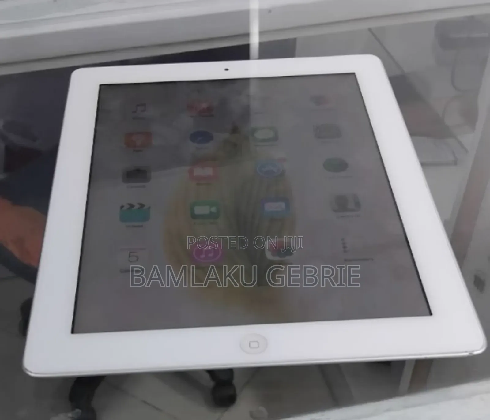 New Apple iPad 3 Wi-Fi + Cellular 32 GB Silver