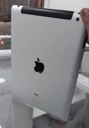 New Apple iPad 3 Wi-Fi + Cellular 32 GB Silver