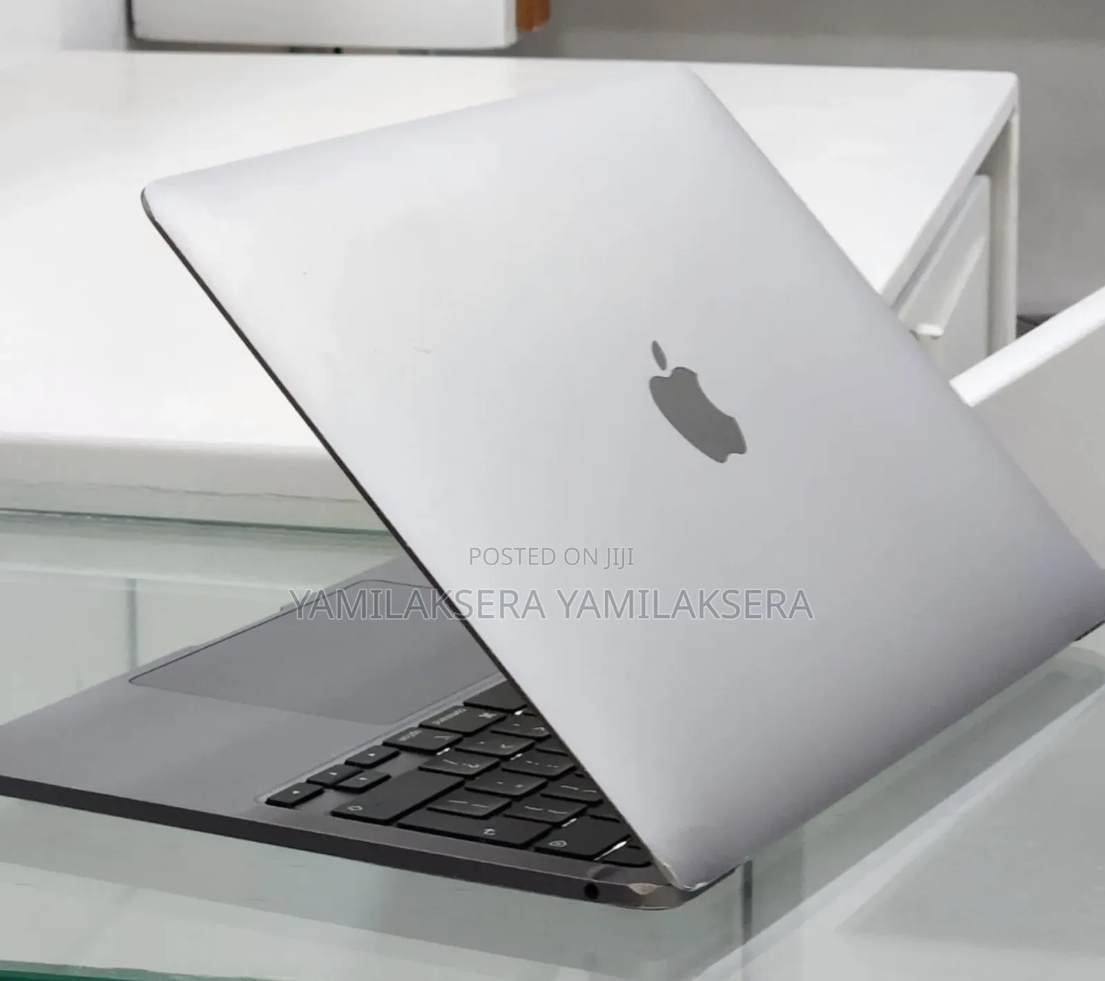 New Laptop Apple MacBook Pro M1 8GB Intel Core I5 SSD 256GB