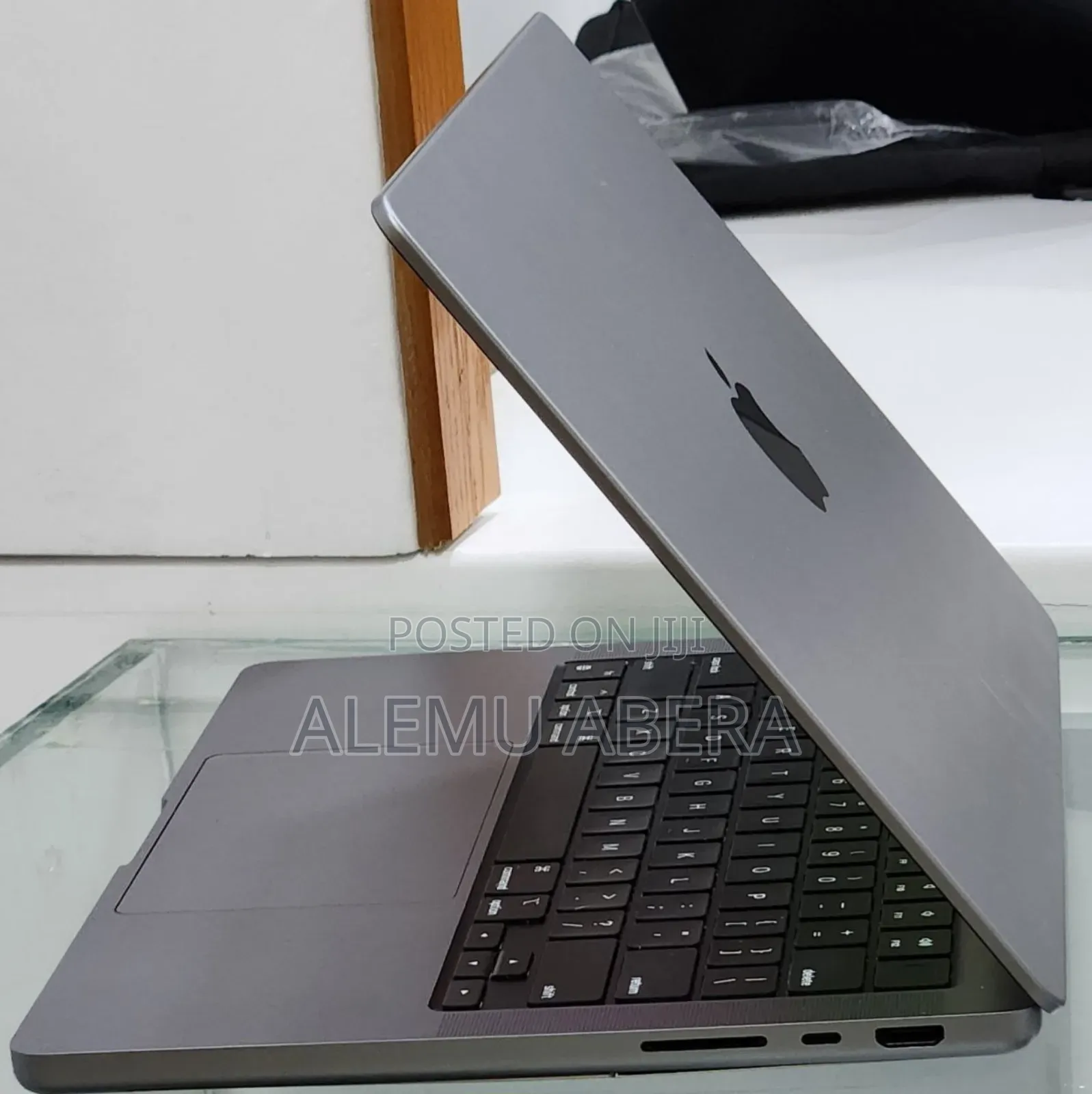 New Laptop Apple MacBook Pro 2021 M1 32GB Apple M1 Pro SSD 512GB