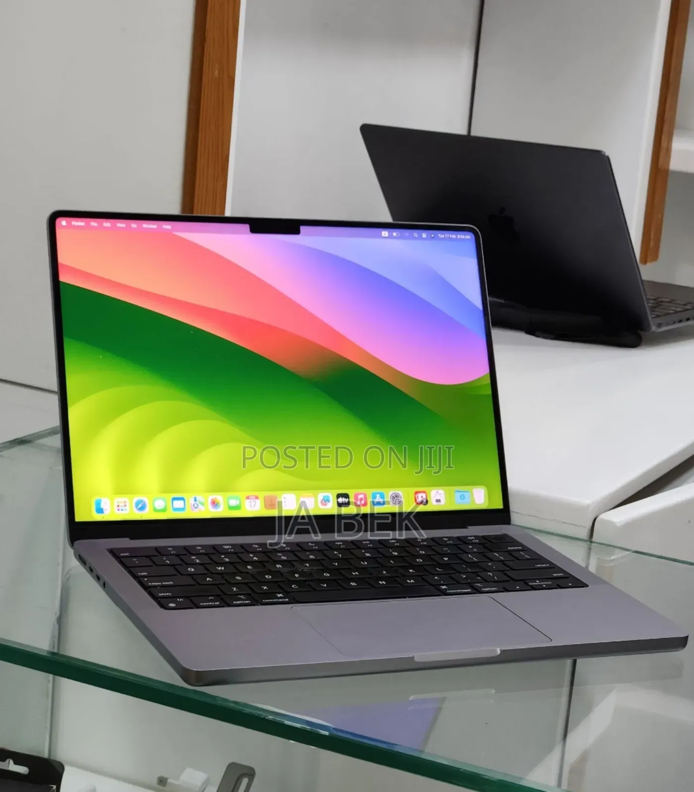 New Laptop Apple MacBook Pro M1 32GB Apple M1 Pro SSD 512GB